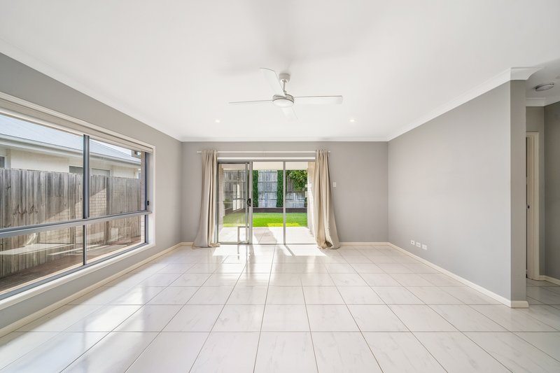 Photo - 10 Oatley Street, Mango Hill QLD 4509 - Image 5