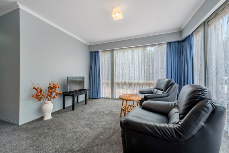 Photo - 10 Odonnell Drive, Caroline Springs VIC 3023 - Image 6