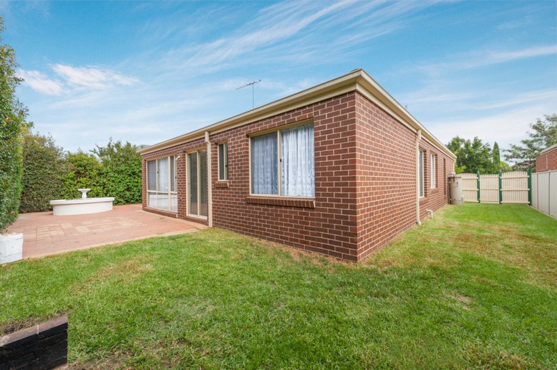 Photo - 10 Odonnell Drive, Caroline Springs VIC 3023 - Image 11