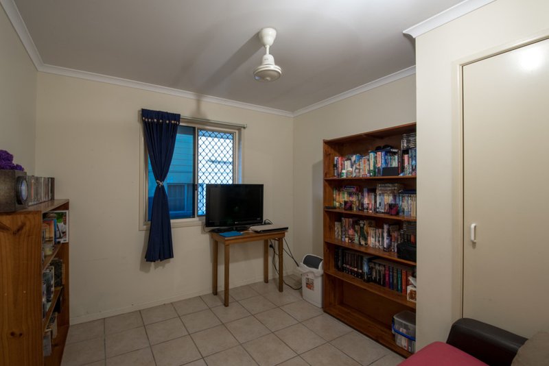 Photo - 10 O'Hanlon Crescent, Mount Julian QLD 4800 - Image 9