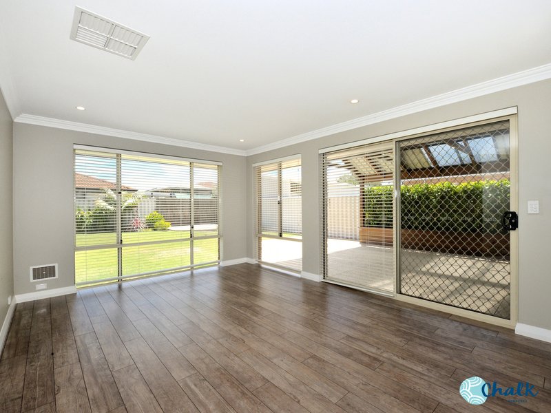 Photo - 10 Okehampton Road, Warnbro WA 6169 - Image 2