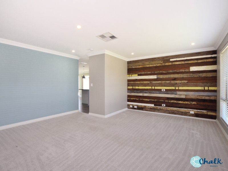 Photo - 10 Okehampton Road, Warnbro WA 6169 - Image 4