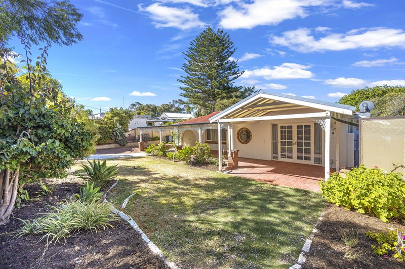 Photo - 10 Oldham Way, Yanchep WA 6035 - Image 8