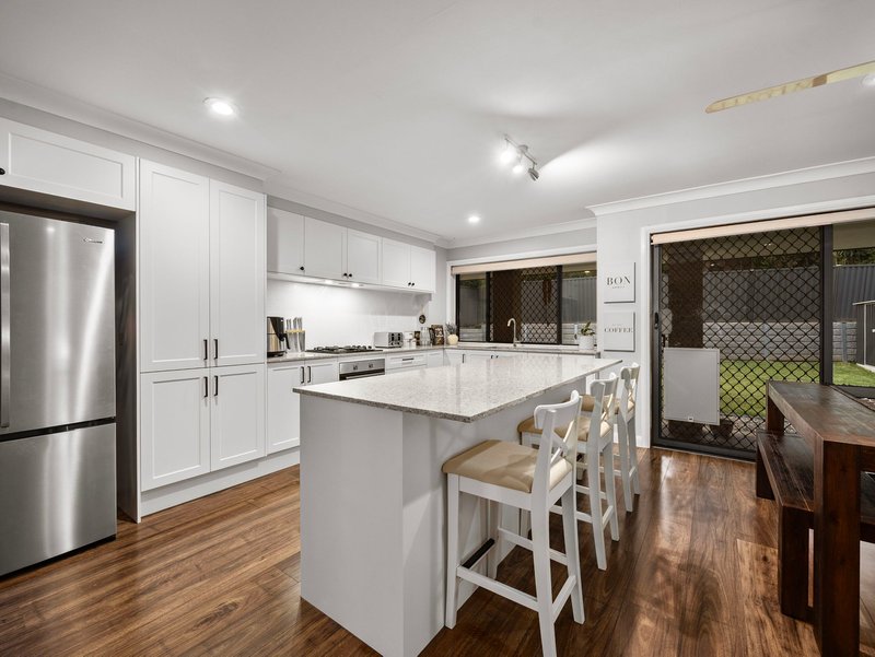Photo - 10 O'Malley Street, Bundamba QLD 4304 - Image 2