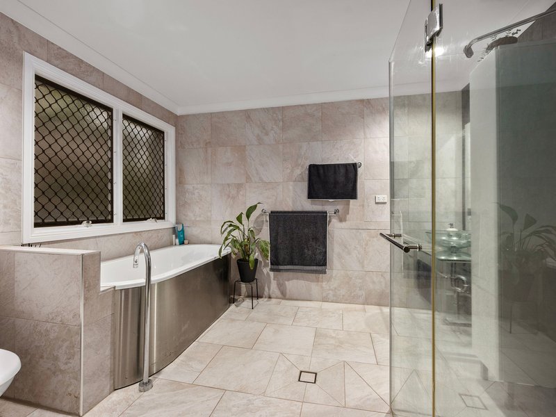 Photo - 10 O'Malley Street, Bundamba QLD 4304 - Image 5