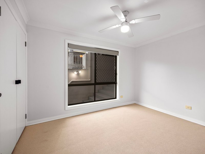Photo - 10 O'Malley Street, Bundamba QLD 4304 - Image 8