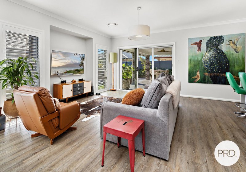 Photo - 10 Omaroo Place, Horsley NSW 2530 - Image 2
