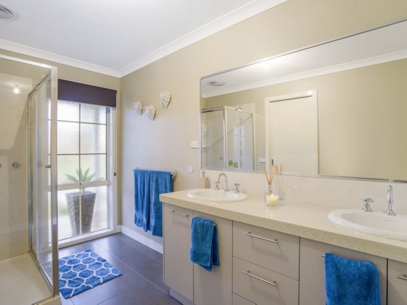 Photo - 10 Orana Street, Wyndham Vale VIC 3024 - Image 10