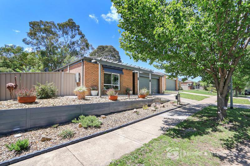 10 Orchard Grove, Beechworth VIC 3747