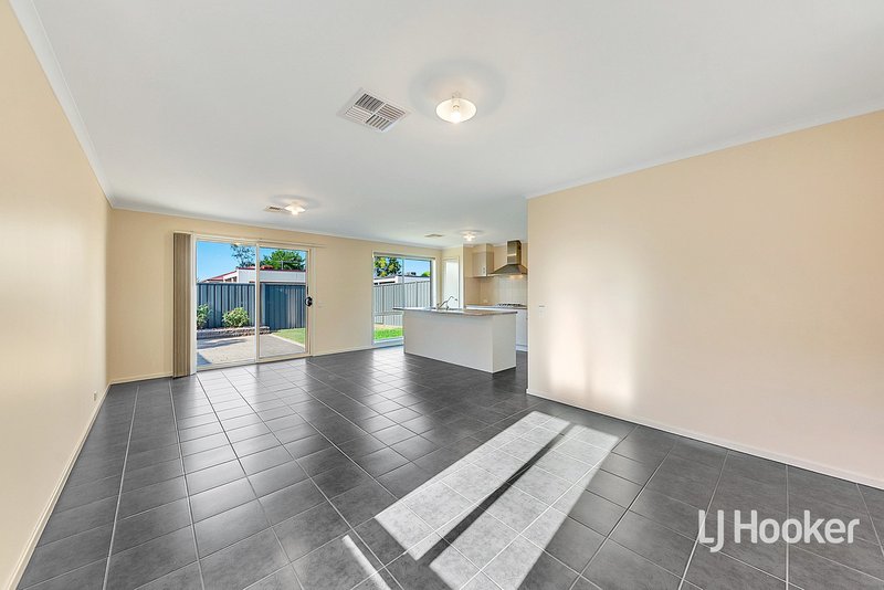 Photo - 10 Oregon Avenue, Andrews Farm SA 5114 - Image 3