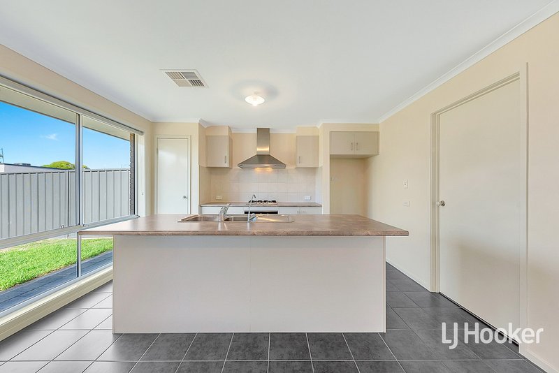 Photo - 10 Oregon Avenue, Andrews Farm SA 5114 - Image 4