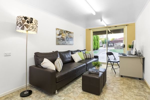 Photo - 10 Orloff Close, Clayton South VIC 3169 - Image 3