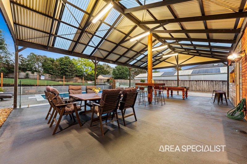 Photo - 10 Overland Rise, Pakenham VIC 3810 - Image 4