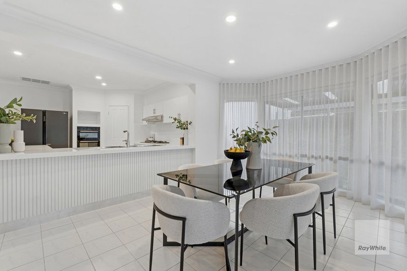 Photo - 10 Pacific Place, Taylors Lakes VIC 3038 - Image 5