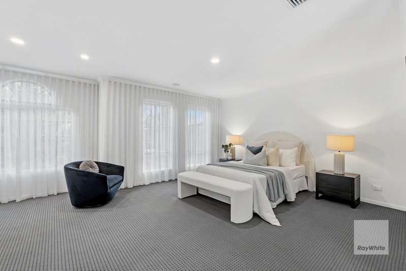 Photo - 10 Pacific Place, Taylors Lakes VIC 3038 - Image 7