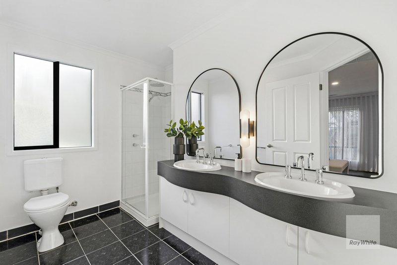 Photo - 10 Pacific Place, Taylors Lakes VIC 3038 - Image 11