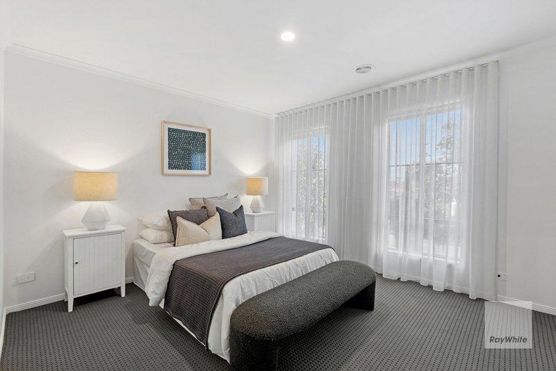 Photo - 10 Pacific Place, Taylors Lakes VIC 3038 - Image 12