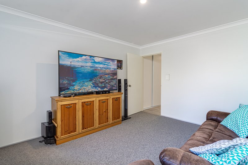 Photo - 10 Paddle Way, Yanchep WA 6035 - Image 5