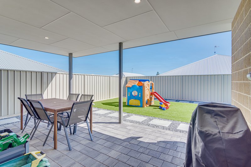 Photo - 10 Paddle Way, Yanchep WA 6035 - Image 19