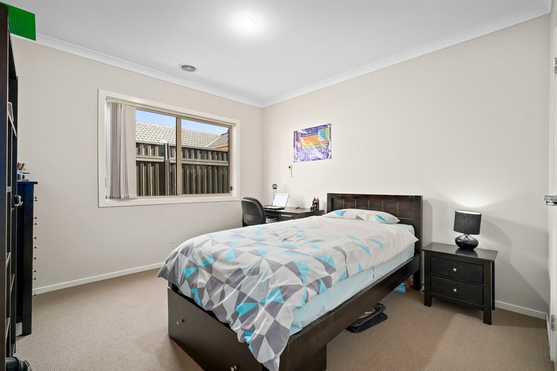 Photo - 10 Page Close, Pakenham VIC 3810 - Image 10