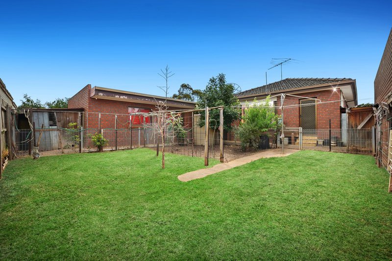 Photo - 10 Pagnoccolo Street, Werribee VIC 3030 - Image 15