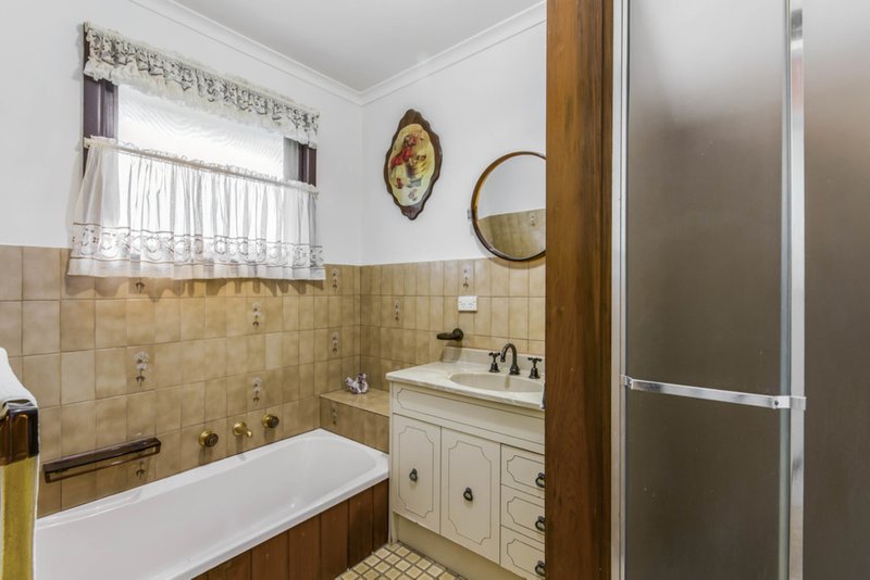 Photo - 10 Paisley Avenue, Boronia VIC 3155 - Image 7