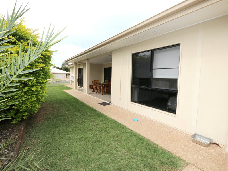 Photo - 10 Paperbark Place, Emerald QLD 4720 - Image 18