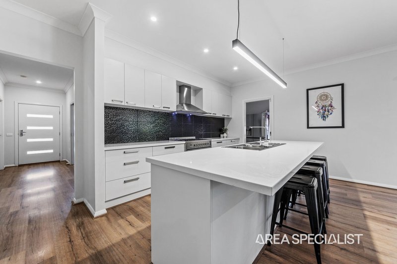 Photo - 10 Papley Avenue, Lang Lang VIC 3984 - Image 3