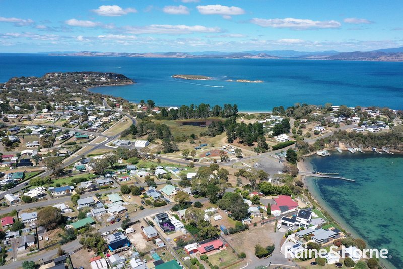 Photo - 10 Pargonee Street, Dodges Ferry TAS 7173 - Image 33