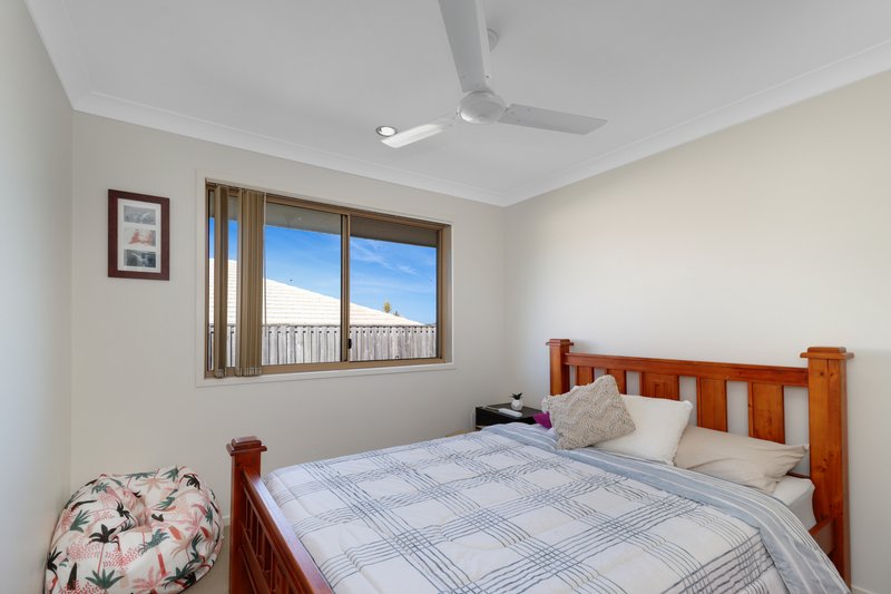 Photo - 10 Parkhill Avenue, Wondunna QLD 4655 - Image 9