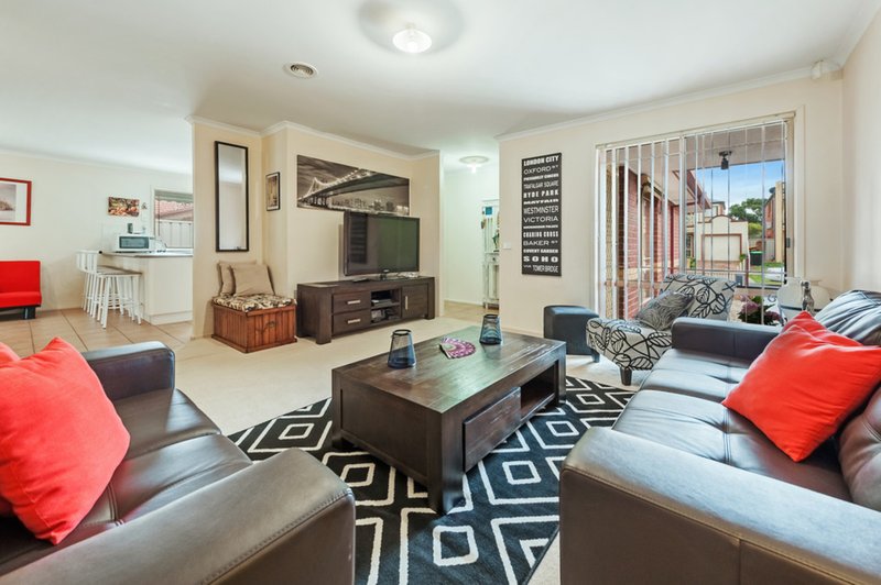 Photo - 10 Parkin Avenue, Caroline Springs VIC 3023 - Image 3