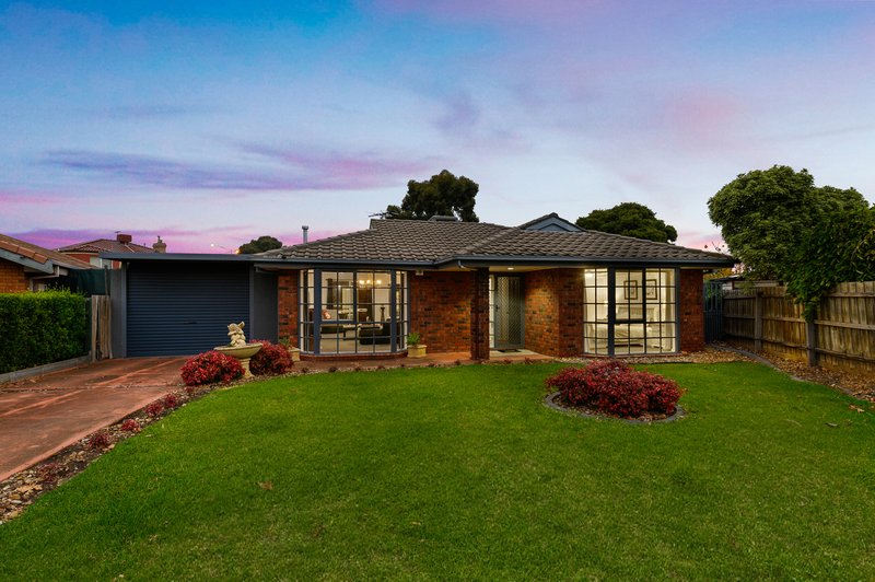 10 Parrakeet Court, Taylors Lakes VIC 3038