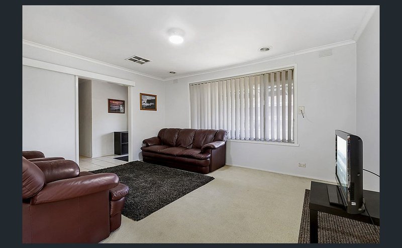Photo - 10 Parramatta Crescent, Noble Park VIC 3174 - Image 6