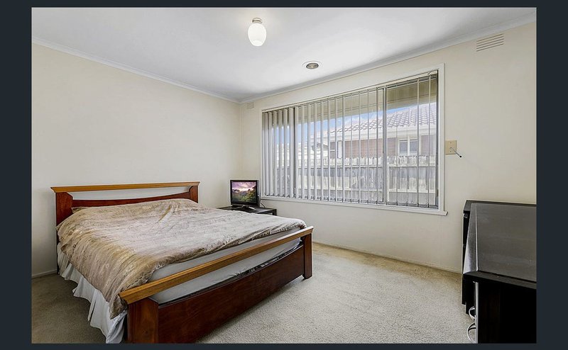 Photo - 10 Parramatta Crescent, Noble Park VIC 3174 - Image 8