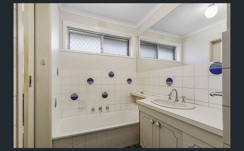 Photo - 10 Parramatta Crescent, Noble Park VIC 3174 - Image 10