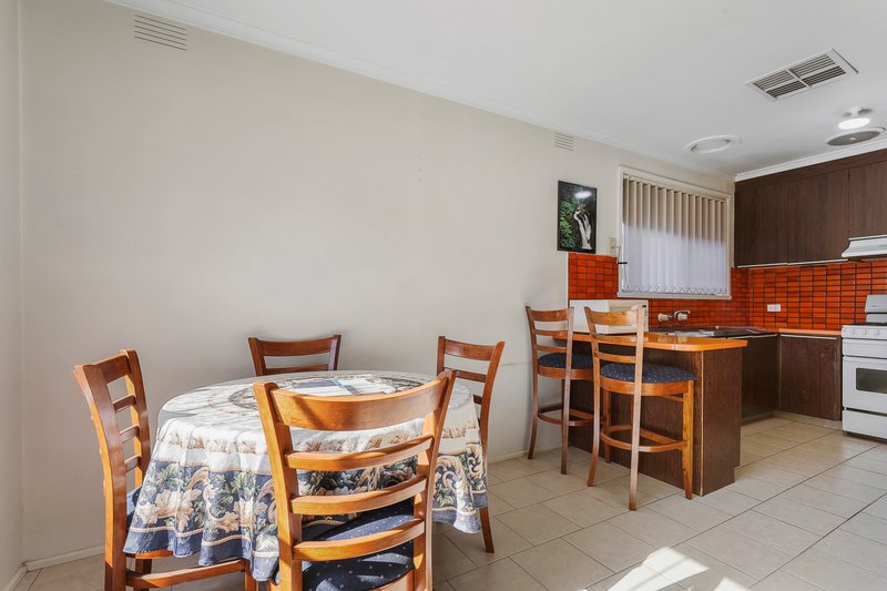 Photo - 10 Parramatta Crescent, Noble Park VIC 3174 - Image 3