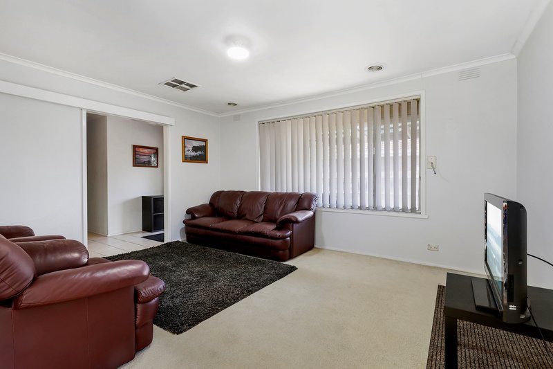 Photo - 10 Parramatta Crescent, Noble Park VIC 3174 - Image 5