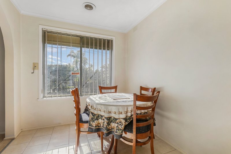 Photo - 10 Parramatta Crescent, Noble Park VIC 3174 - Image 7