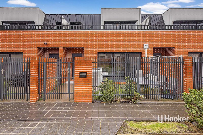 10 Patena Walk, Pakenham VIC 3810