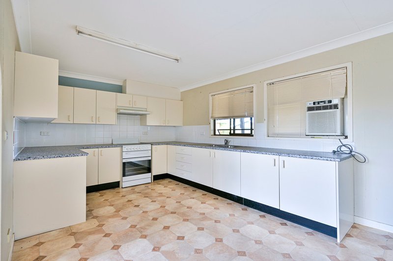 Photo - 10 Patterson Street, Tahmoor NSW 2573 - Image 5