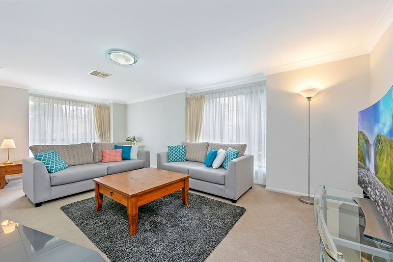 Photo - 10 Peartree Circuit, West Pennant Hills NSW 2125 - Image 2