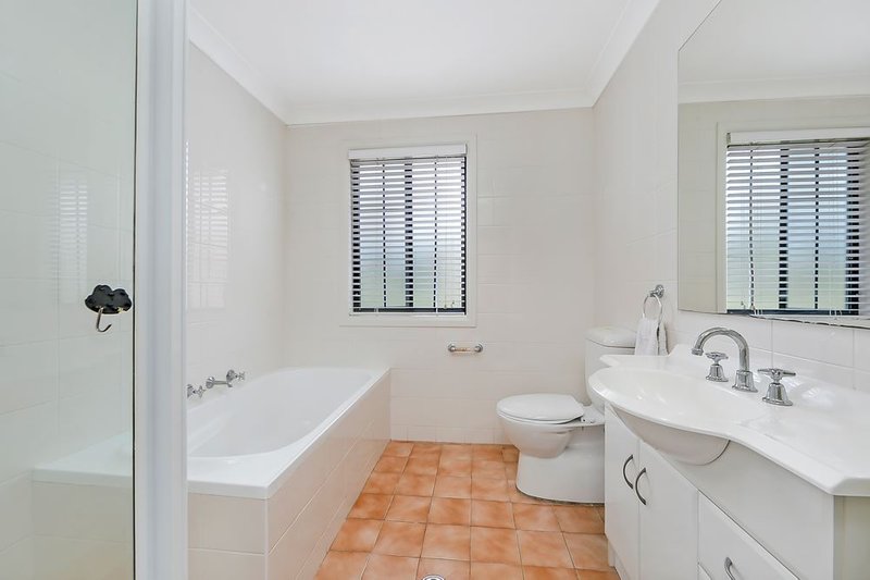 Photo - 10 Peartree Circuit, West Pennant Hills NSW 2125 - Image 6