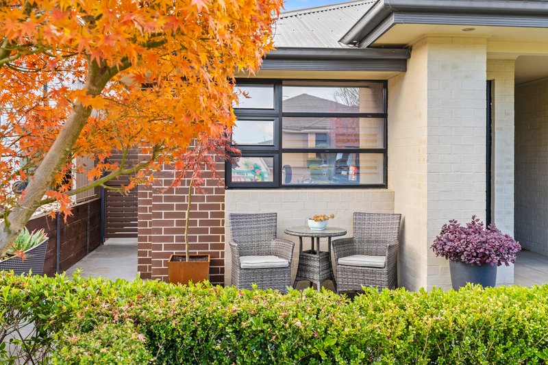 Photo - 10 Peck Close, Oran Park NSW 2570 - Image 2