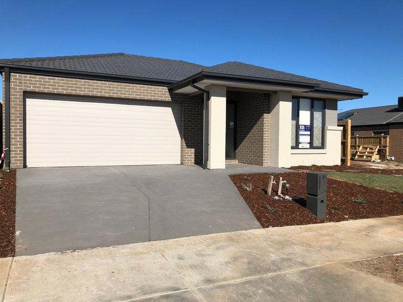 Photo - 10 Pendulum Street, Truganina VIC 3029 - Image 2