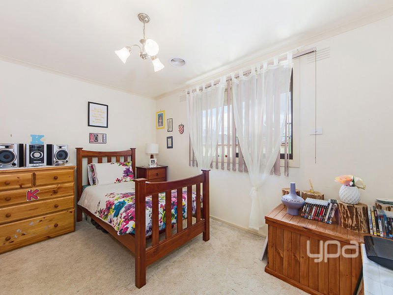 Photo - 10 Penfold Place, Albanvale VIC 3021 - Image 6