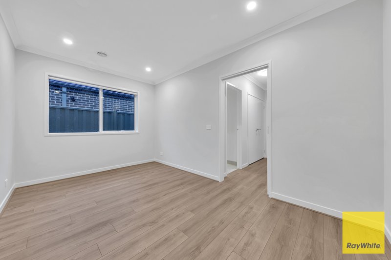 Photo - 10 Pepperidge Drive, Tarneit VIC 3029 - Image 6