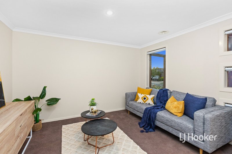 Photo - 10 Peppers Avenue, Point Cook VIC 3030 - Image 2