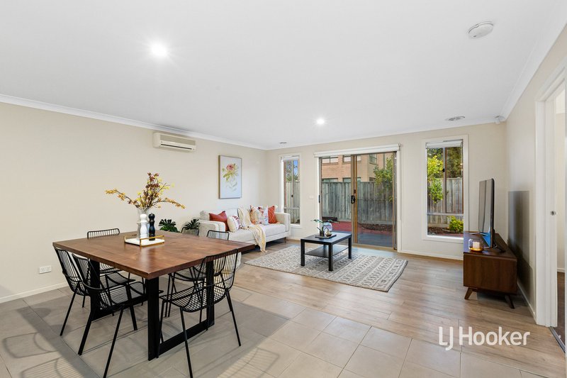 Photo - 10 Peppers Avenue, Point Cook VIC 3030 - Image 5