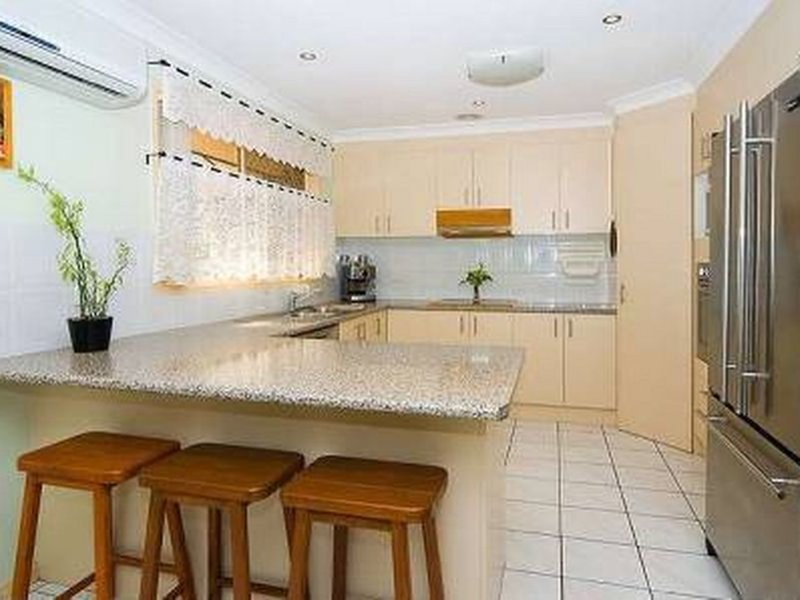 Photo - 10 Perentie Street, Regents Park QLD 4118 - Image 3