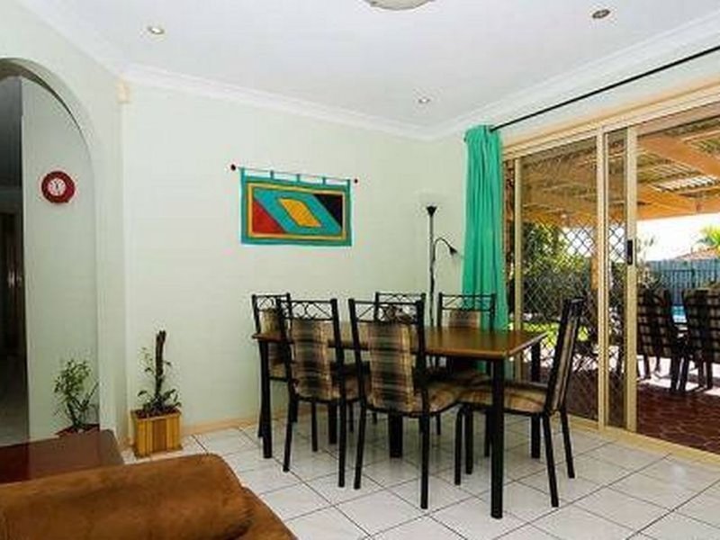 Photo - 10 Perentie Street, Regents Park QLD 4118 - Image 6